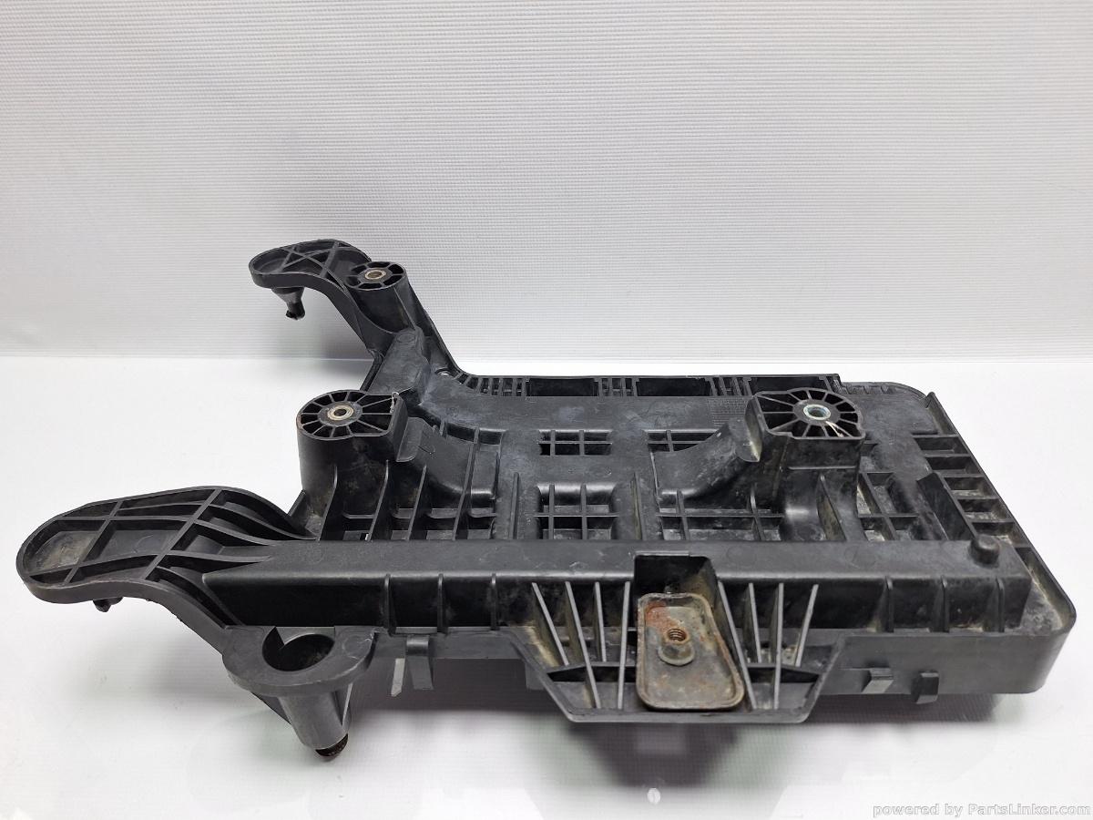 Suport baterie auto VOLKSWAGEN CADDY III Estate (2KB, 2KJ, 2CB, 2CJ) [ 2004 - 2015 ] TDI (BJB, BLS) 77KW|105HP OEM 1K0915333B