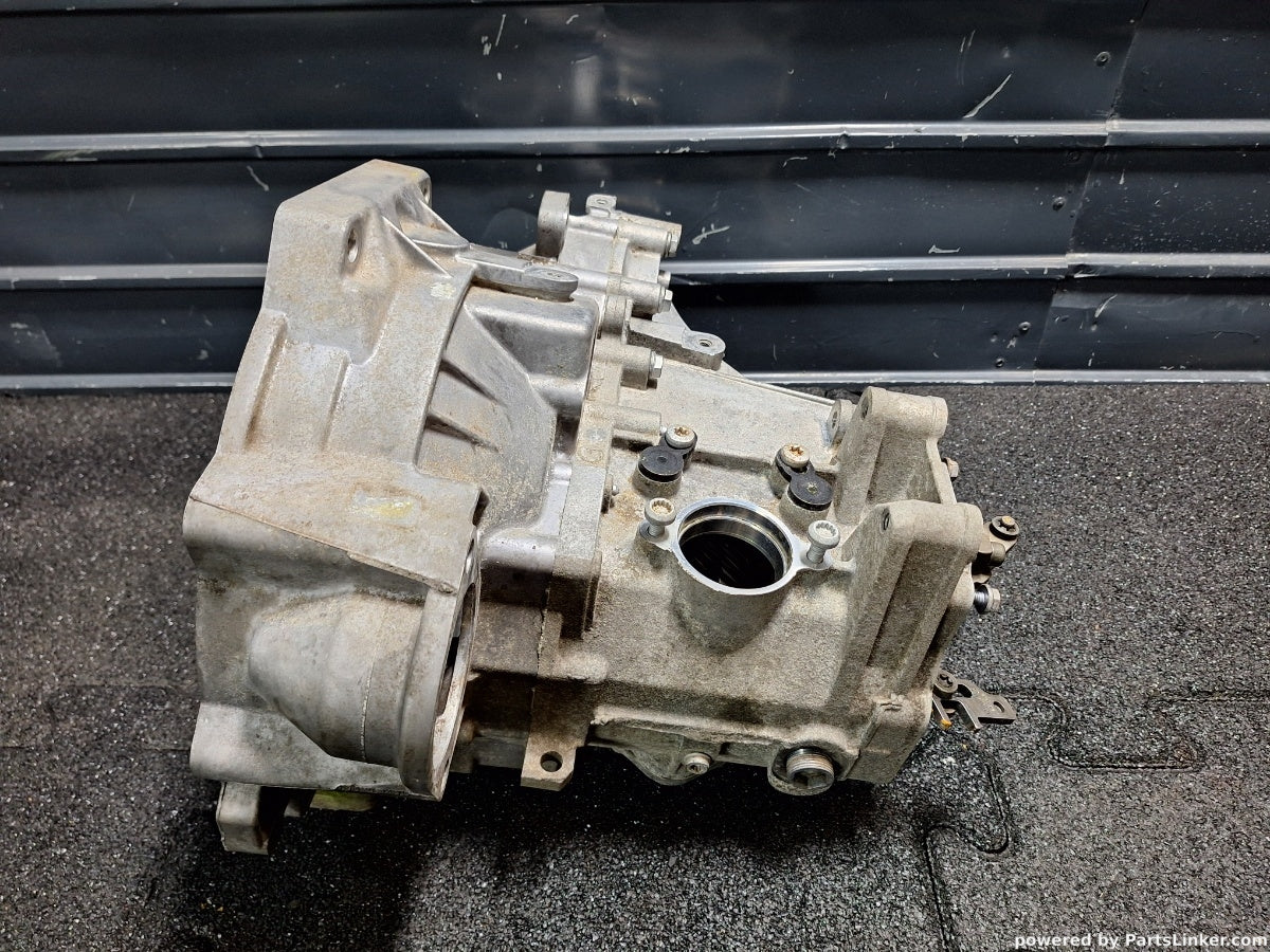 Cutie de viteze defecta VOLKSWAGEN PASSAT Variant (3C5) [ 2005 - 2011 ] TDI (CBDC) 81KW|110HP KJF