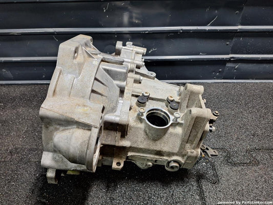 Cutie de viteze defecta VOLKSWAGEN PASSAT Variant (3C5) [ 2005 - 2011 ] TDI (CBDC) 81KW|110HP OEM KJF