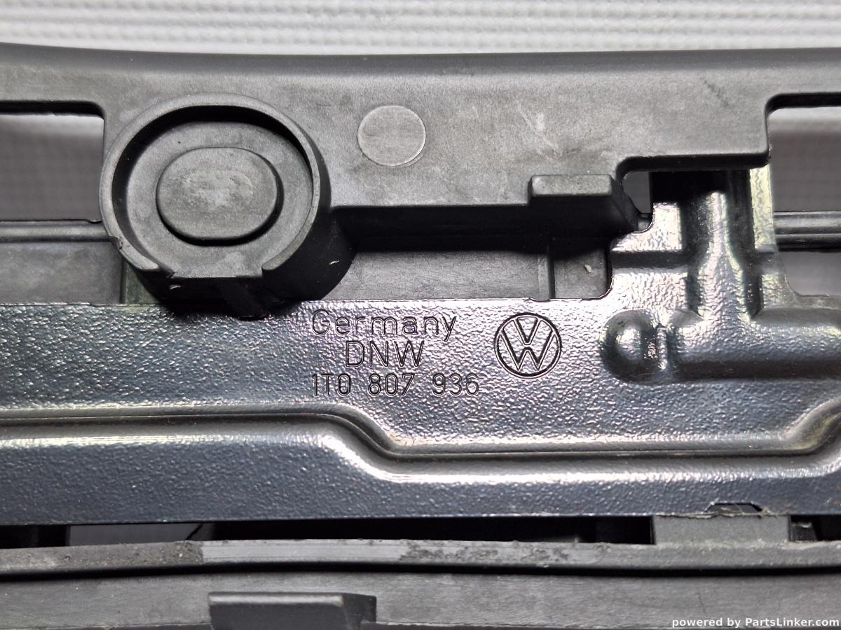 Suport prindere bara dreapta fata VOLKSWAGEN CADDY III Estate (2KB, 2KJ, 2CB, 2CJ) [ 2004 - 2015 ] TDI (BJB, BLS) 77KW|105HP OEM 1T0807050 , 1T0807936