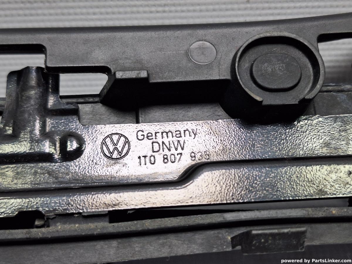 Suport prindere bara stanga fata VOLKSWAGEN CADDY III Estate (2KB, 2KJ, 2CB, 2CJ) [ 2004 - 2015 ] TDI (BJB, BLS) 77KW|105HP OEM 1T0807049 , 1T0807935