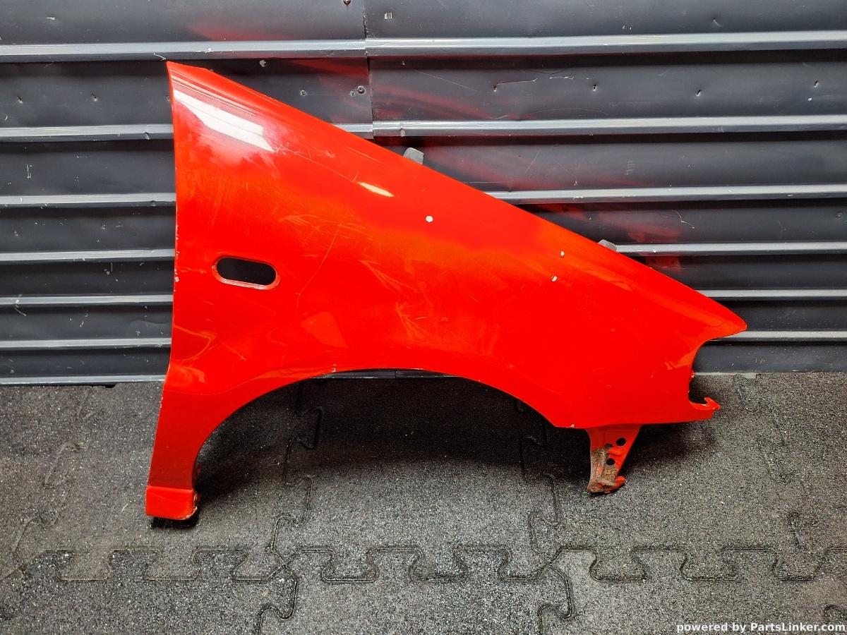 Aripa dreapta fata VOLKSWAGEN POLO (6N1) [ 1994 - 1999 ] 50 1.0 (AER, ALL) 37KW|50HP OEM 6N0821022