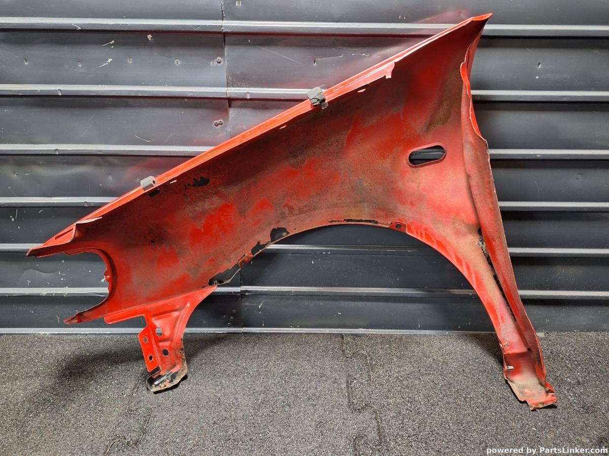 Aripa dreapta fata VOLKSWAGEN POLO (6N1) [ 1994 - 1999 ] 50 1.0 (AER, ALL) 37KW|50HP OEM 6N0821022