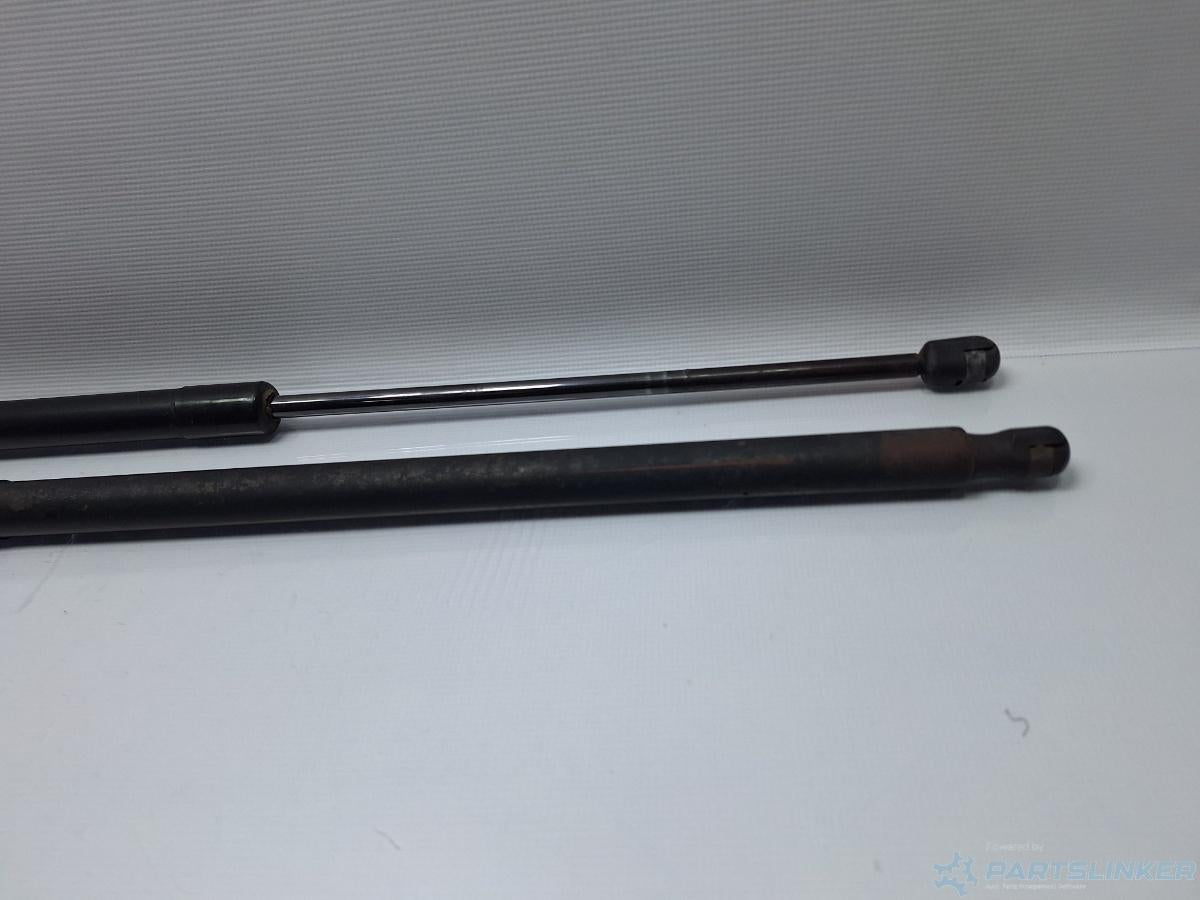 Amortizoare haion VOLKSWAGEN CADDY III Estate (2KB, 2KJ, 2CB, 2CJ) [ 2004 - 2015 ] TDI (BJB, BLS) 77KW|105HP OEM 2K0827550