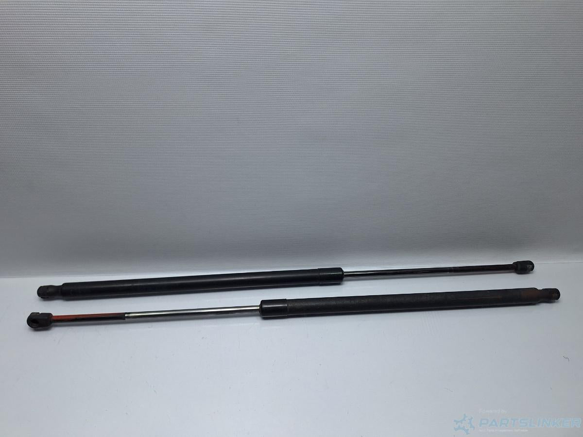 Amortizoare haion VOLKSWAGEN CADDY III Estate (2KB, 2KJ, 2CB, 2CJ) [ 2004 - 2015 ] TDI (BJB, BLS) 77KW|105HP OEM 2K0827550