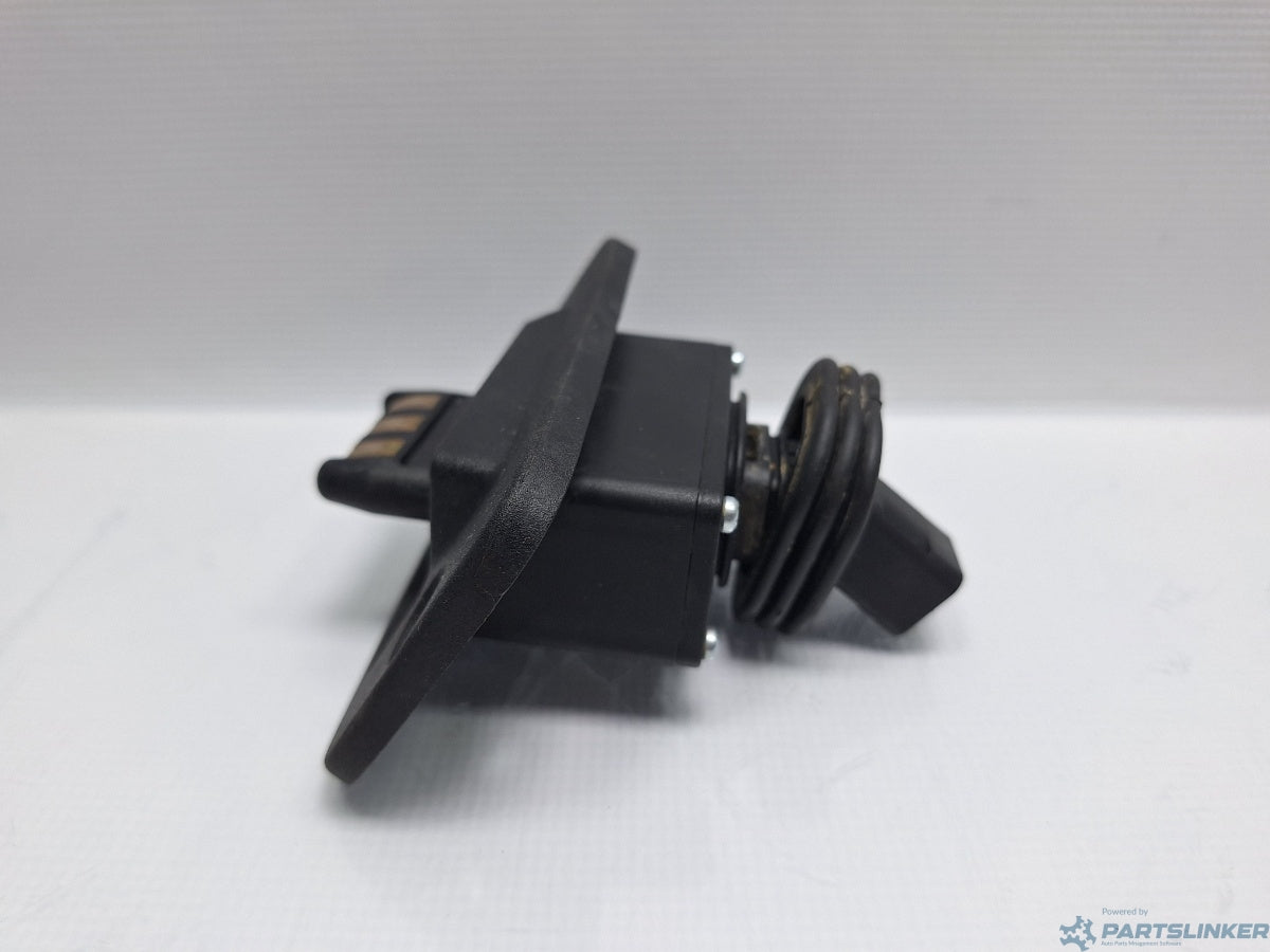 Contact culisanta dreapta VOLKSWAGEN CADDY III Estate (2KB, 2KJ, 2CB, 2CJ) [ 2004 - 2015 ] TDI (BJB, BLS) 77KW|105HP 2K5907438