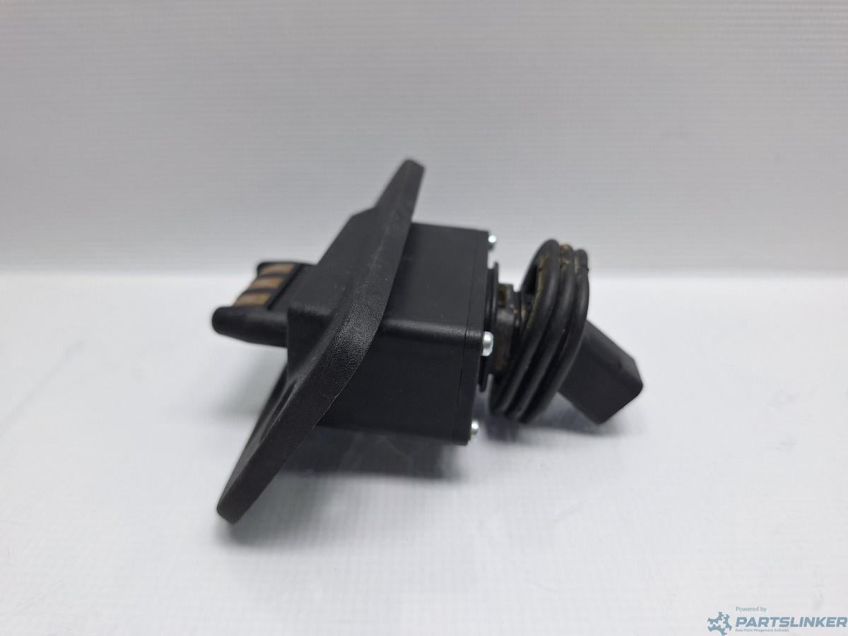 Contact culisanta dreapta VOLKSWAGEN CADDY III Estate (2KB, 2KJ, 2CB, 2CJ) [ 2004 - 2015 ] TDI (BJB, BLS) 77KW|105HP OEM 2K5907438