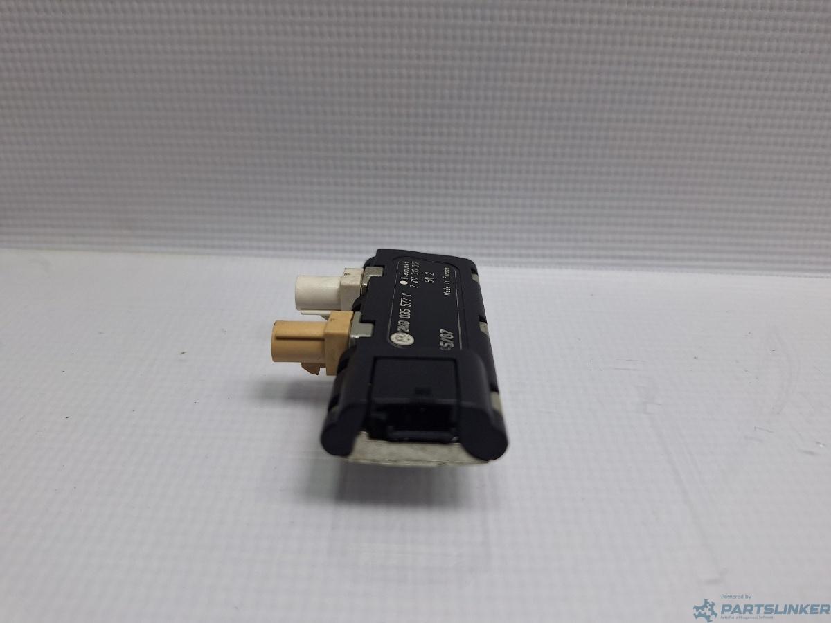 Amplificator antena VOLKSWAGEN CADDY III Estate (2KB, 2KJ, 2CB, 2CJ) [ 2004 - 2015 ] TDI (BJB, BLS) 77KW|105HP OEM 2K0035577C