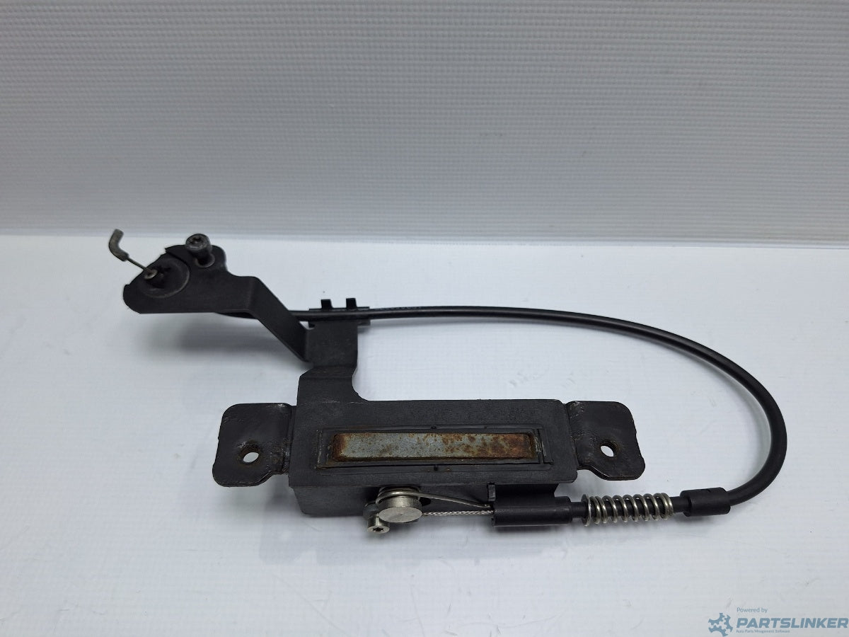 Mecanism incuietoare usita rezervor VOLKSWAGEN CADDY III Estate (2KB, 2KJ, 2CB, 2CJ) [ 2004 - 2015 ] TDI (BJB, BLS) 77KW|105HP 2K0809949D