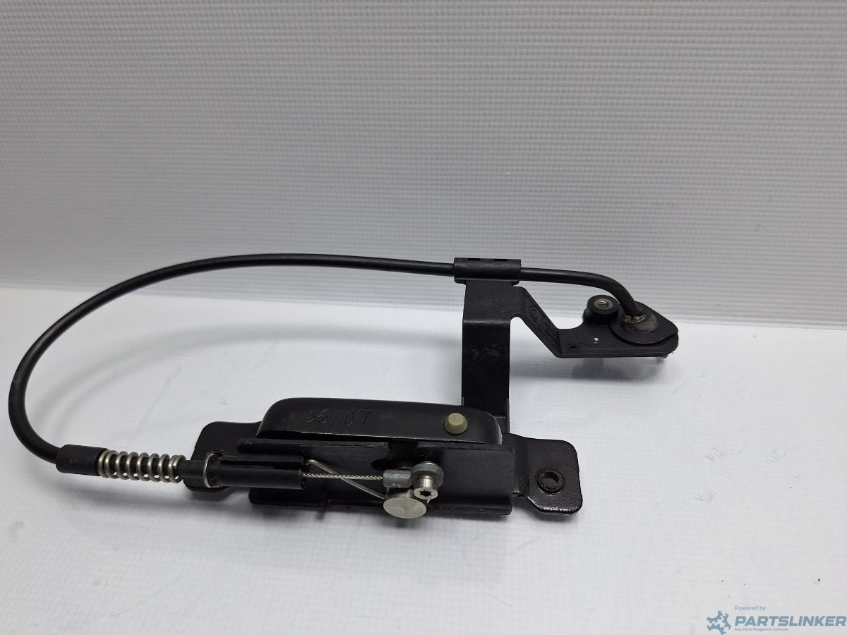 Mecanism incuietoare usita rezervor VOLKSWAGEN CADDY III Estate (2KB, 2KJ, 2CB, 2CJ) [ 2004 - 2015 ] TDI (BJB, BLS) 77KW|105HP 2K0809949D