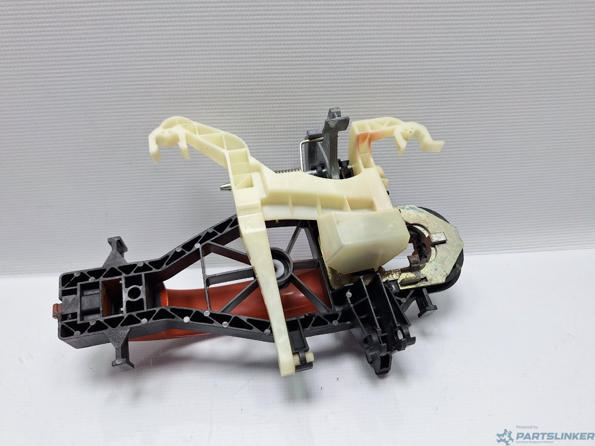 Maner exterior culisanta dreapta VOLKSWAGEN CADDY III Estate (2KB, 2KJ, 2CB, 2CJ) [ 2004 - 2015 ] TDI (BJB, BLS) 77KW|105HP 2K0 843 352 D 2K0843352D