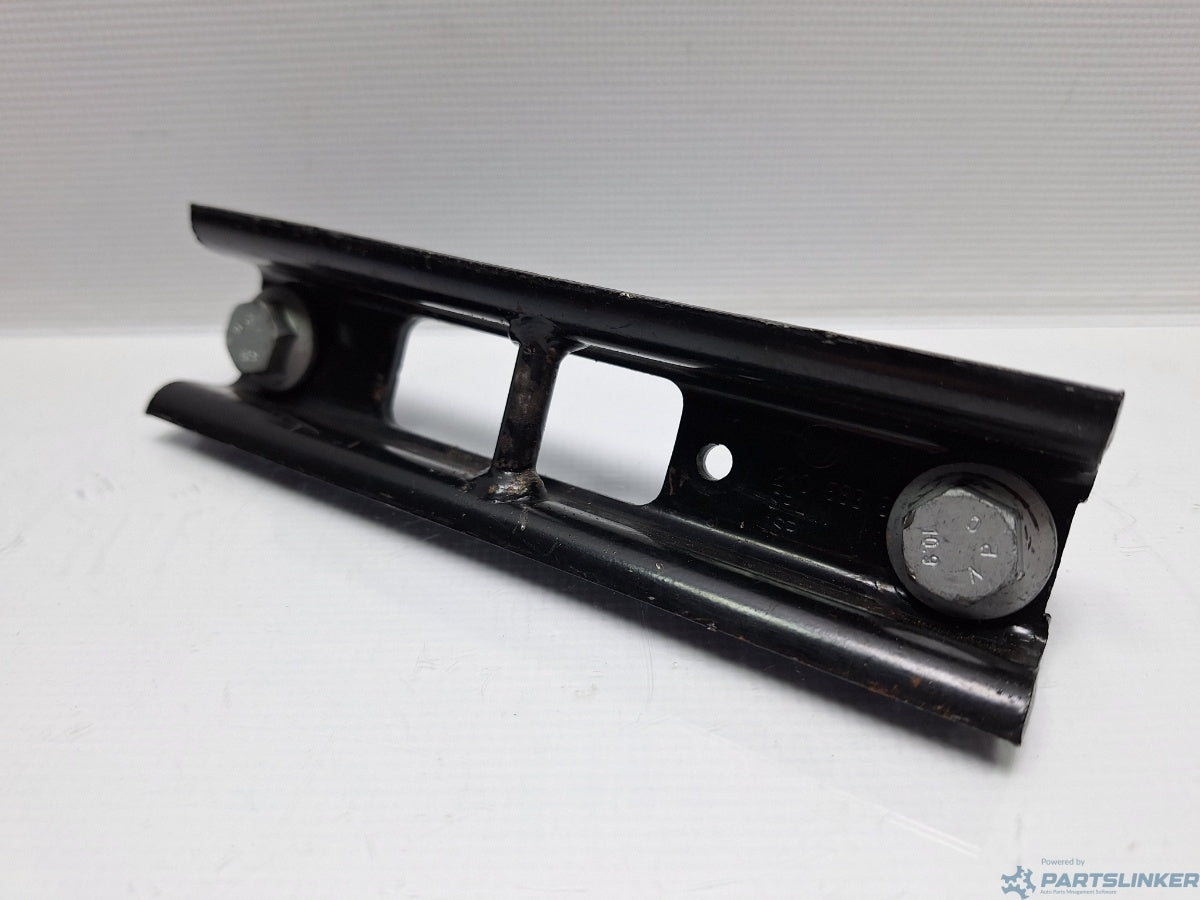 Prindere scaune pasageri VOLKSWAGEN CADDY III Estate (2KB, 2KJ, 2CB, 2CJ) [ 2004 - 2015 ] TDI (BJB, BLS) 77KW|105HP 2K0883873