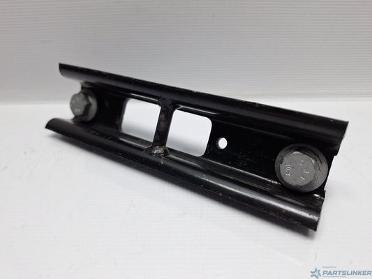 Prindere scaune pasageri VOLKSWAGEN CADDY III Estate (2KB, 2KJ, 2CB, 2CJ) [ 2004 - 2015 ] TDI (BJB, BLS) 77KW|105HP 2K0883873