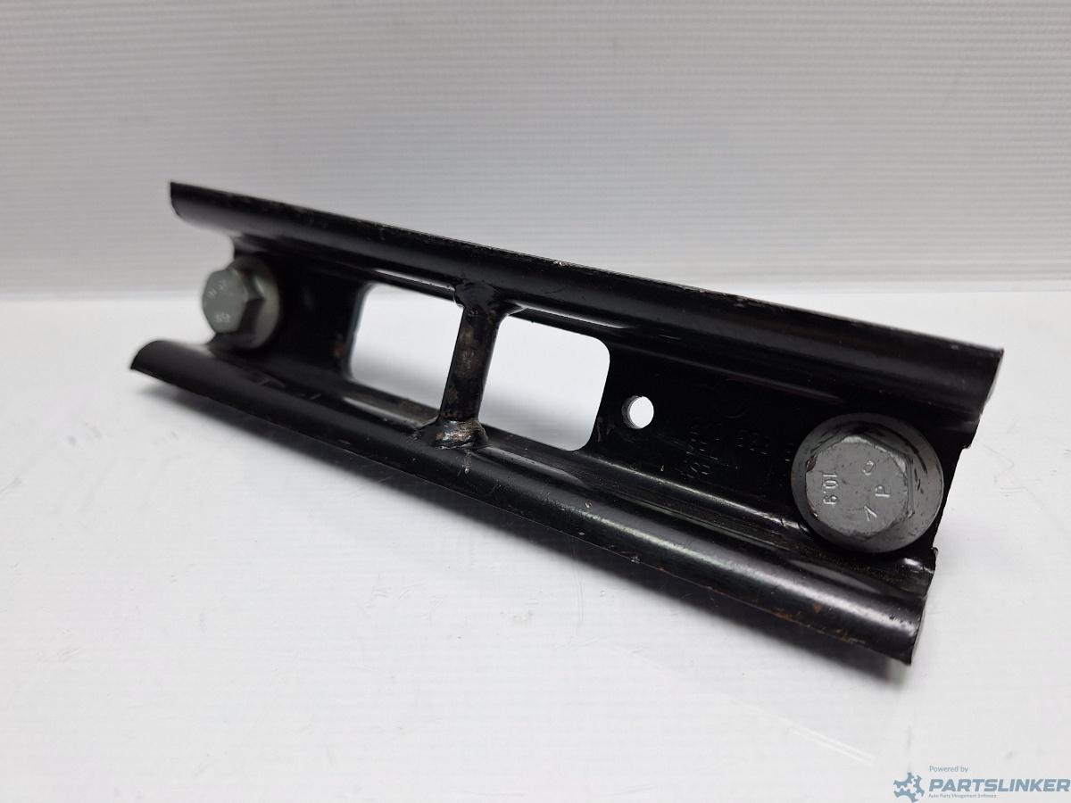 Prindere scaune pasageri VOLKSWAGEN CADDY III Estate (2KB, 2KJ, 2CB, 2CJ) [ 2004 - 2015 ] TDI (BJB, BLS) 77KW|105HP OEM 2K0883873