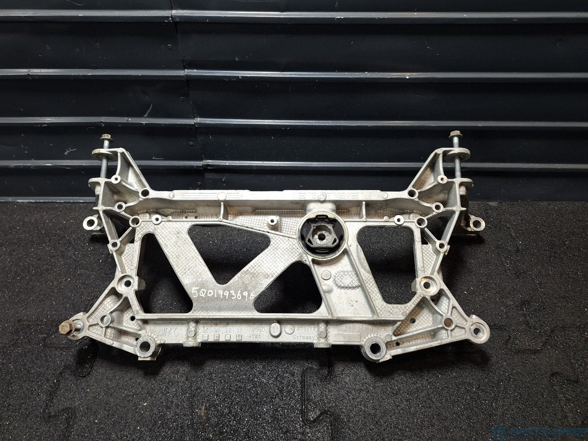 Jug motor VOLKSWAGEN PASSAT Variant (3G5) [ 2014 - > ] TDI (CRLB, DBGA, DFGA) 110KW|150HP 5Q0199369G