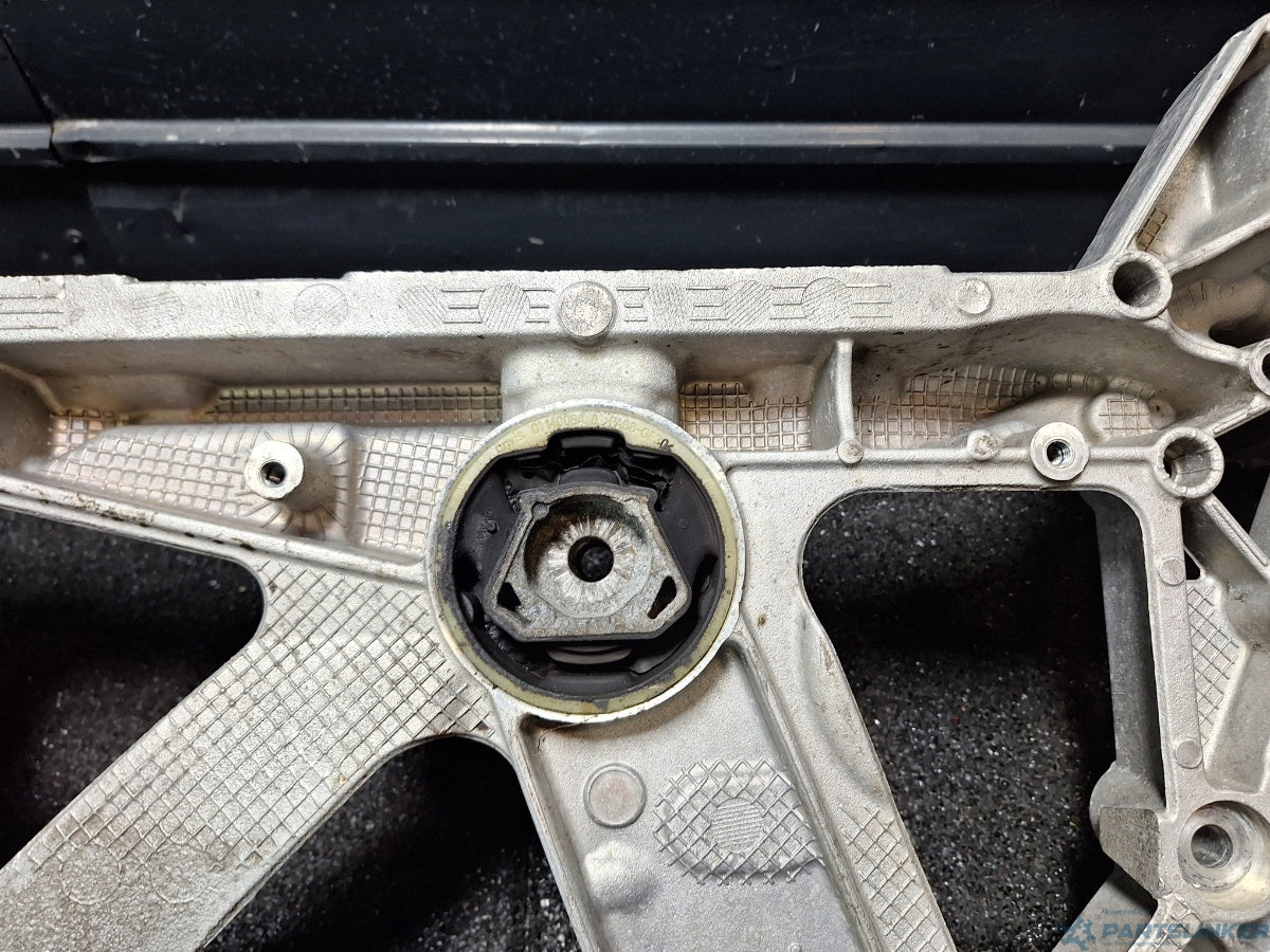 Jug motor VOLKSWAGEN PASSAT Variant (3G5) [ 2014 - > ] TDI (CRLB, DBGA, DFGA) 110KW|150HP 5Q0199369G