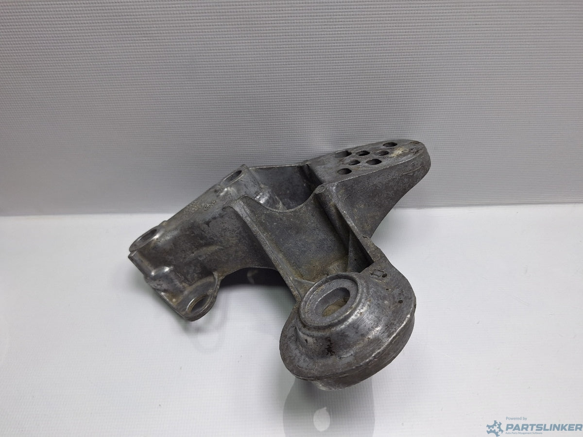 Suport bara stabilizatoare Stanga AUDI A4 III Avant (8ED, B7) [ 2004 - 2008 ] TDI 16V (BLB, BRE) 103KW|140HP 8E0199351