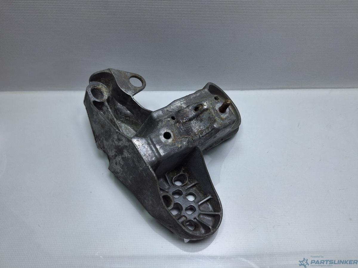 Suport bara stabilizatoare Stanga AUDI A4 III Avant (8ED, B7) [ 2004 - 2008 ] TDI 16V (BLB, BRE) 103KW|140HP OEM 8E0199351