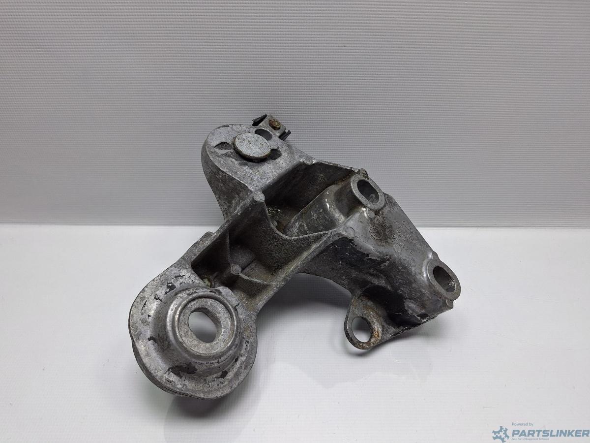 Suport bara stabilizatoare dreapta AUDI A4 III Avant (8ED, B7) [ 2004 - 2008 ] TDI 16V (BLB, BRE) 103KW|140HP OEM 8E0199352F
