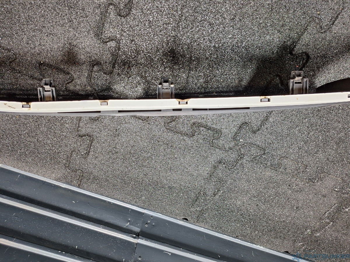 Grila cu semn VOLKSWAGEN GOLF II (19E, 1G1) [ 1983 - 1992 ] 191853653