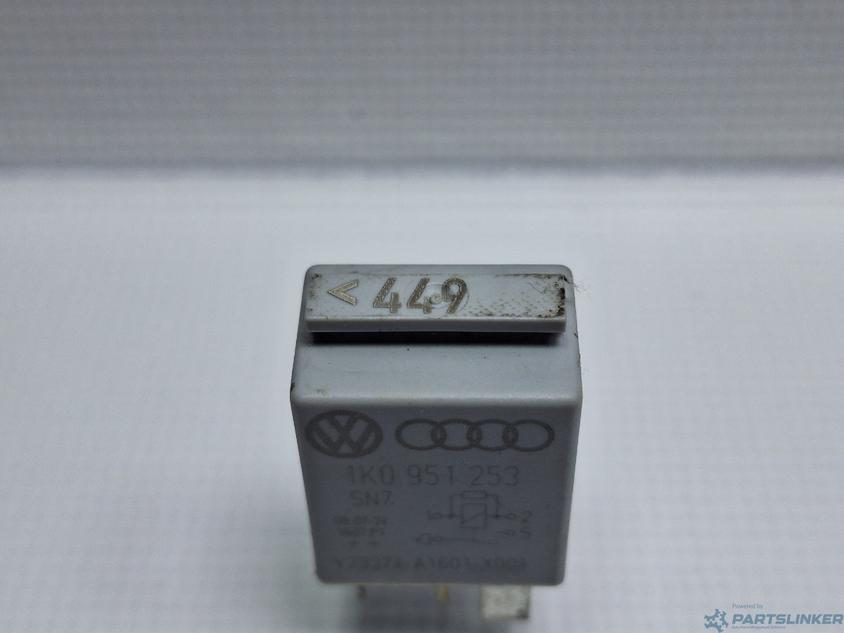 Releu 449 VOLKSWAGEN GOLF VAN VI Variant (AJ5) [ 2009 - 2014 ] 1.6 TDi BlueMotion (CAYC) 77KW|105HP 1K0951253