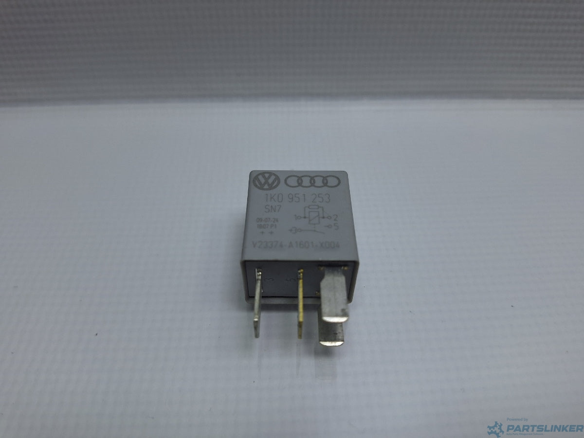 Releu 449 VOLKSWAGEN GOLF VAN VI Variant (AJ5) [ 2009 - 2014 ] 1.6 TDi BlueMotion (CAYC) 77KW|105HP 1K0951253