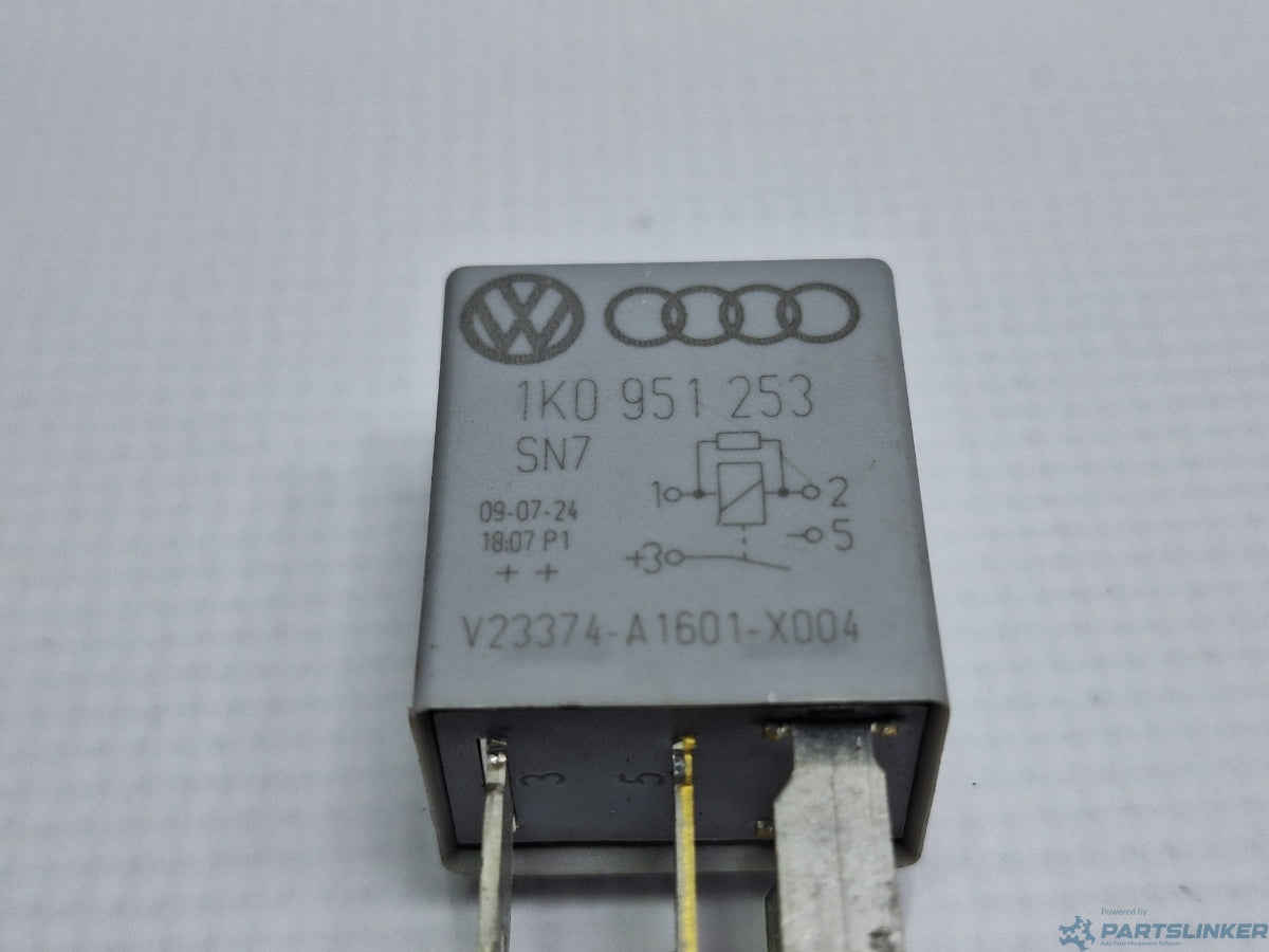 Releu 449 VOLKSWAGEN GOLF VAN VI Variant (AJ5) [ 2009 - 2014 ] 1.6 TDi BlueMotion (CAYC) 77KW|105HP 1K0951253