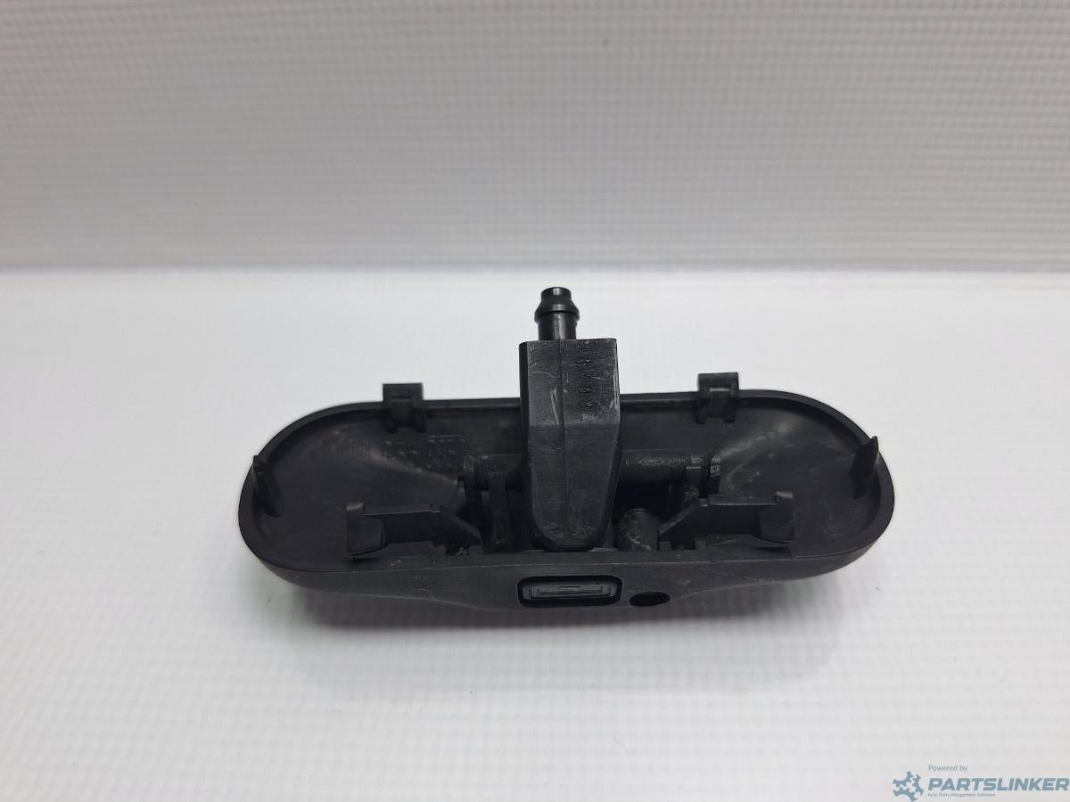 Diuza spalator parbriz VOLKSWAGEN GOLF VAN VI Variant (AJ5) [ 2009 - 2014 ] 1.6 TDi BlueMotion (CAYC) 77KW|105HP OEM 5M0955985C