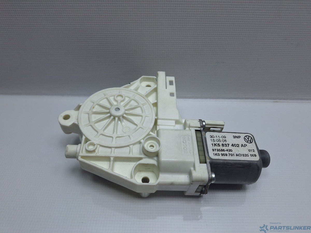 Motoras macara geam dreapta fata VOLKSWAGEN GOLF VAN VI Variant (AJ5) [ 2009 - 2014 ] 1.6 TDi BlueMotion (CAYC) 77KW|105HP 1K5837402AP