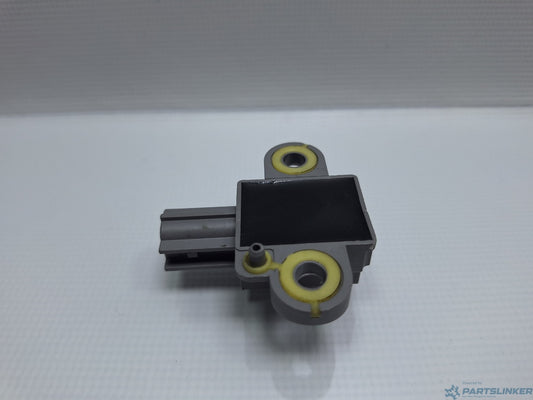 Senzor impact airbag VOLKSWAGEN GOLF VAN VI Variant (AJ5) [ 2009 - 2014 ] 1.6 TDi BlueMotion (CAYC) 77KW|105HP 1KM955557