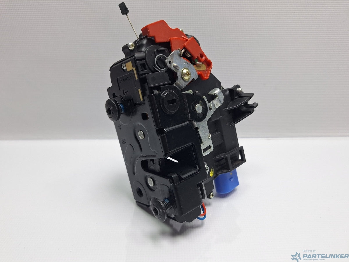 Broasca usa stanga spate VOLKSWAGEN GOLF VAN VI Variant (AJ5) [ 2009 - 2014 ] 1.6 TDi BlueMotion (CAYC) 77KW|105HP 7L0839015D