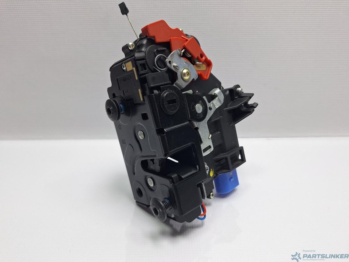 Broasca usa stanga spate VOLKSWAGEN GOLF VAN VI Variant (AJ5) [ 2009 - 2014 ] 1.6 TDi BlueMotion (CAYC) 77KW|105HP OEM 7L0839015D