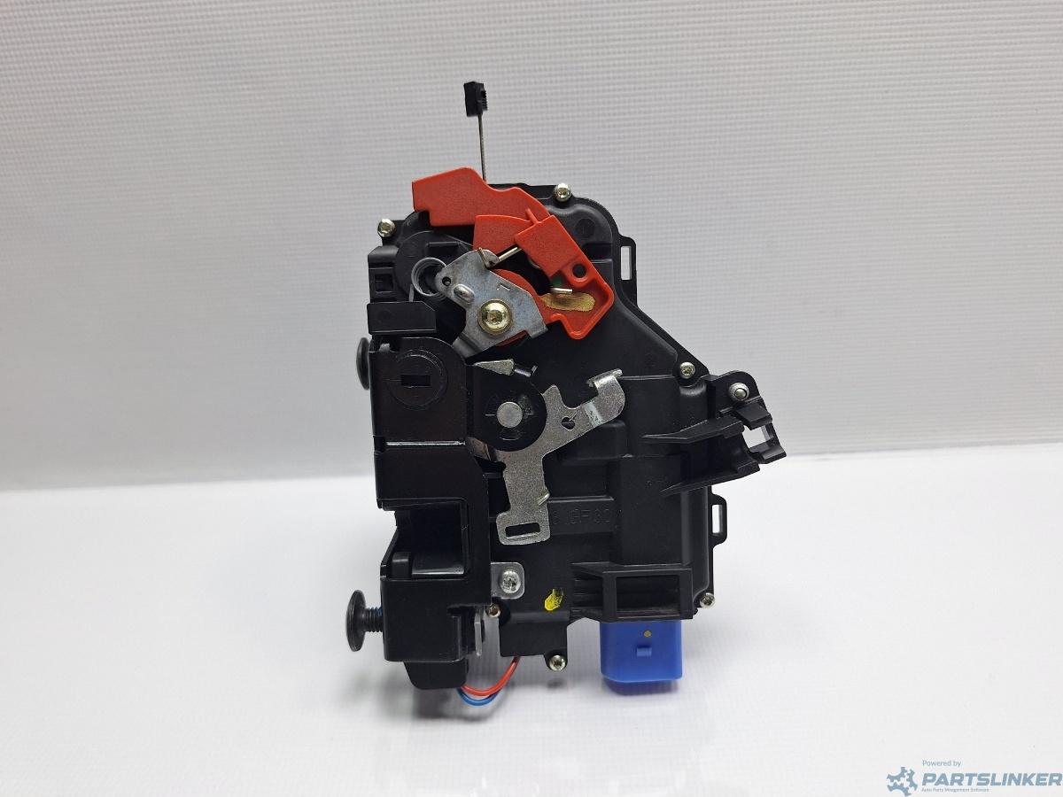 Broasca usa stanga spate VOLKSWAGEN GOLF VAN VI Variant (AJ5) [ 2009 - 2014 ] 1.6 TDi BlueMotion (CAYC) 77KW|105HP OEM 7L0839015D
