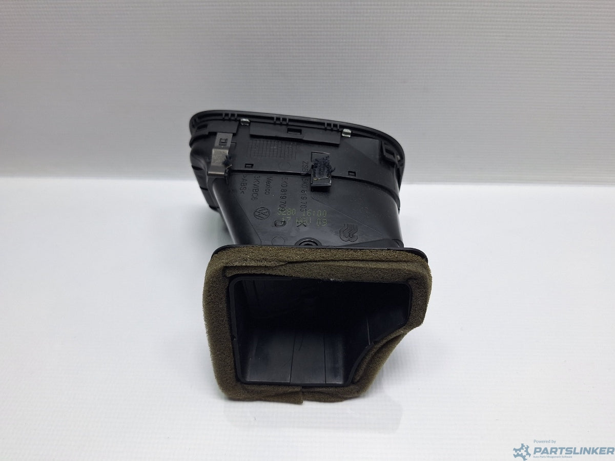 Gura ventilatie bord Stanga VOLKSWAGEN GOLF VAN VI Variant (AJ5) [ 2009 - 2014 ] 1.6 TDi BlueMotion (CAYC) 77KW|105HP 5K0819703K