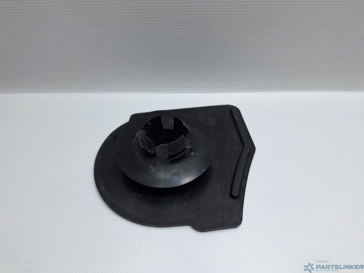 Capac cric podea dreapta VOLKSWAGEN GOLF VAN VI Variant (AJ5) [ 2009 - 2014 ] 1.6 TDi BlueMotion (CAYC) 77KW|105HP 1K0825962B