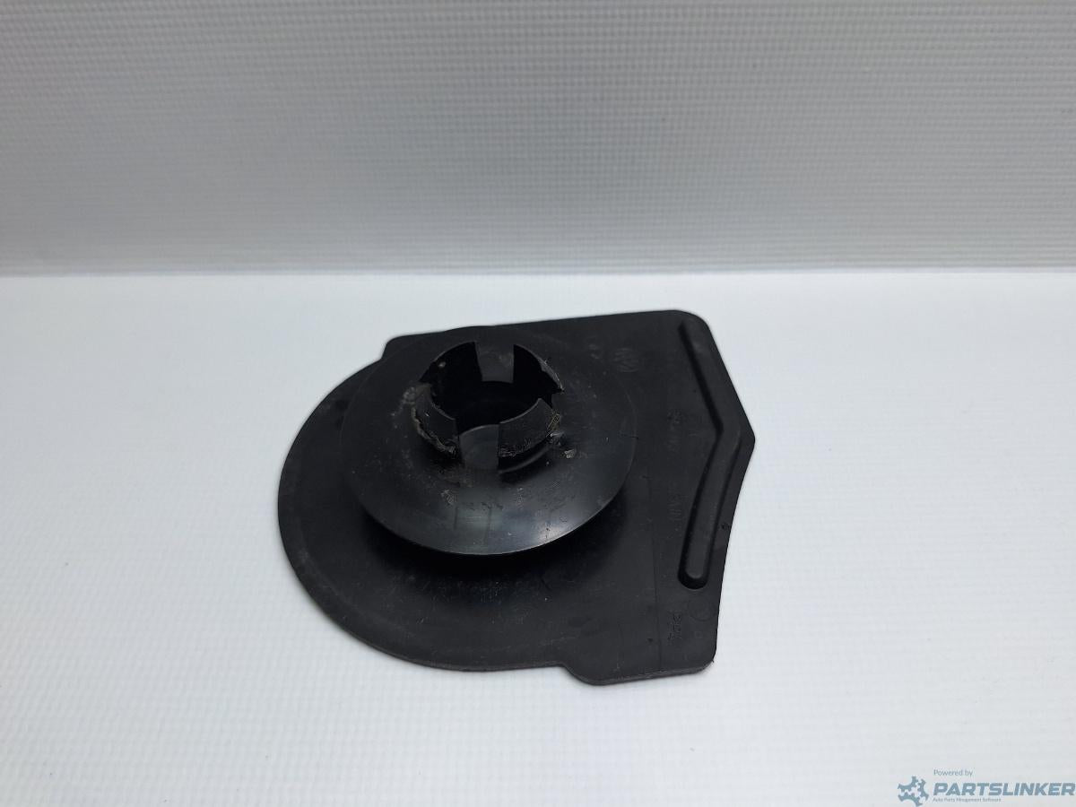 Capac scut podea dreapta VOLKSWAGEN GOLF VAN VI Variant AJ5 2009 - 2014 1.6 TDi BlueMotion CAYC 1K0825962B