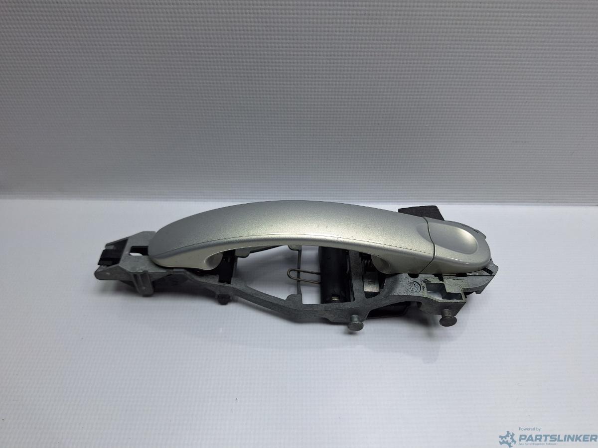 Maner exterior usa Stanga VOLKSWAGEN GOLF VAN VI Variant (AJ5) [ 2009 - 2014 ] 1.6 TDi BlueMotion (CAYC) 77KW|105HP OEM 1K0837885A