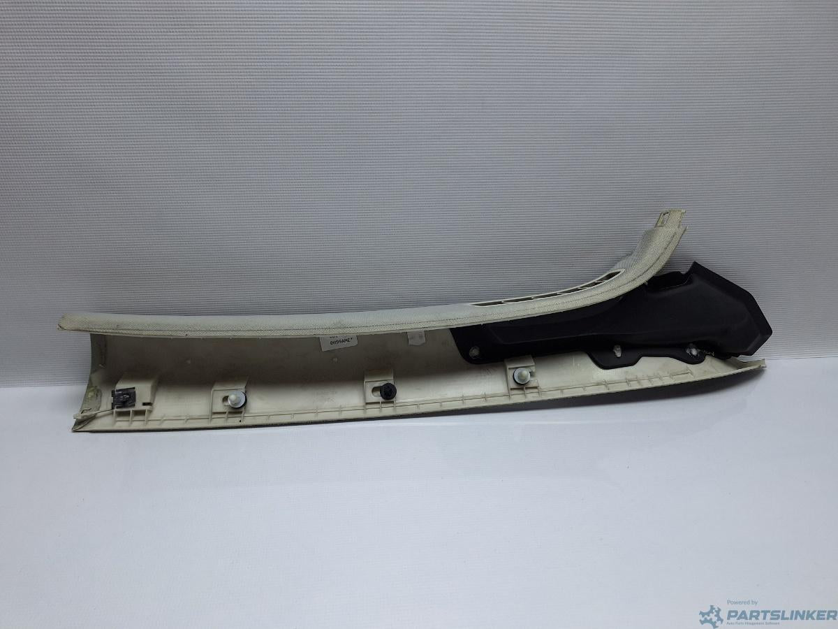 Ornament stalp parbriz Stanga VOLKSWAGEN GOLF VAN VI Variant (AJ5) [ 2009 - 2014 ] 1.6 TDi BlueMotion (CAYC) 77KW|105HP OEM 1K9867233