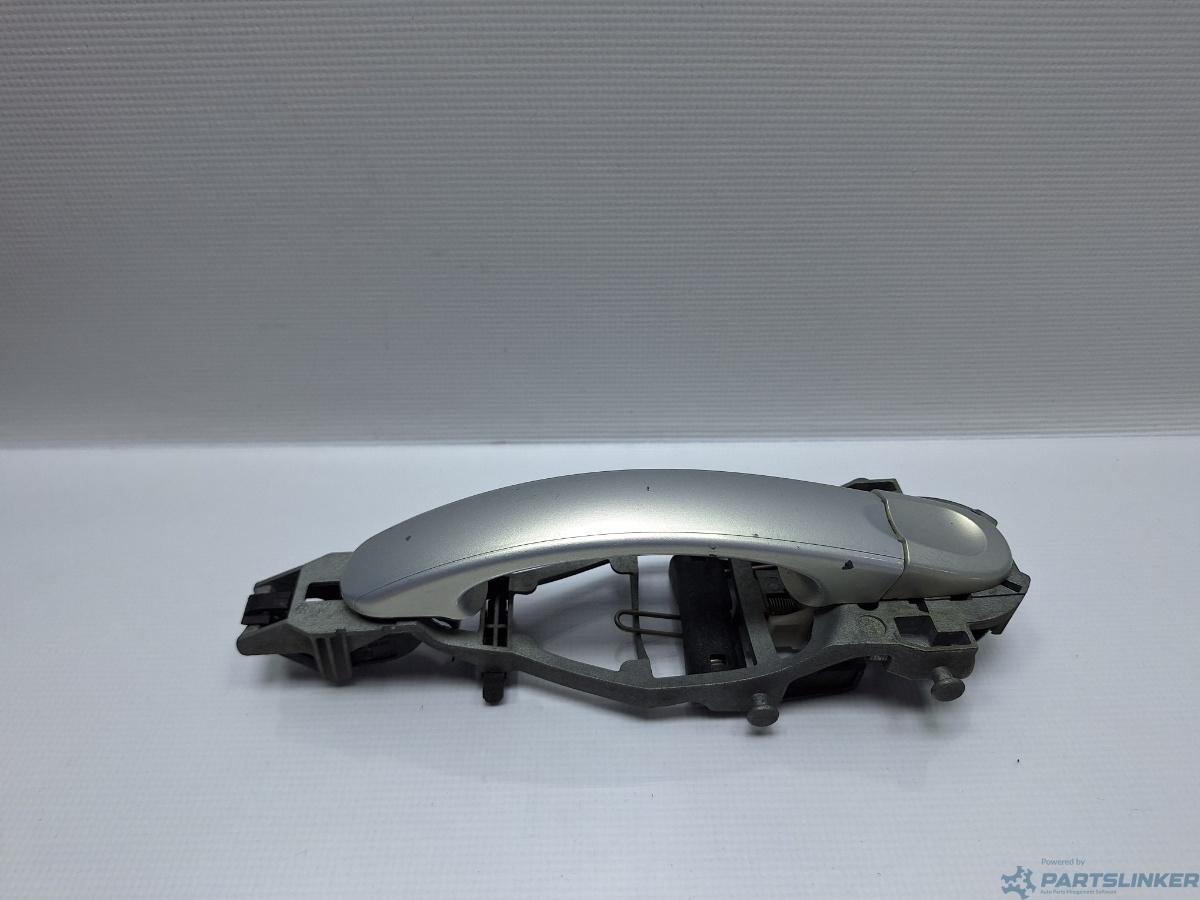 Maner exterior usa dreapta VOLKSWAGEN GOLF VAN VI Variant (AJ5) [ 2009 - 2014 ] 1.6 TDi BlueMotion (CAYC) 77KW|105HP OEM 1K0837866A