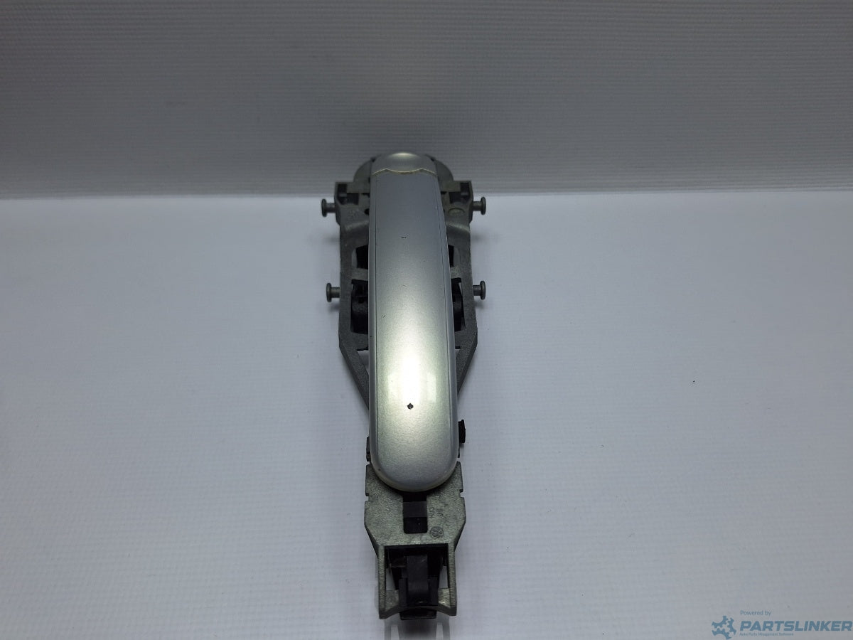 Maner exterior usa dreapta VOLKSWAGEN GOLF VAN VI Variant (AJ5) [ 2009 - 2014 ] 1.6 TDi BlueMotion (CAYC) 77KW|105HP 1K0837866A