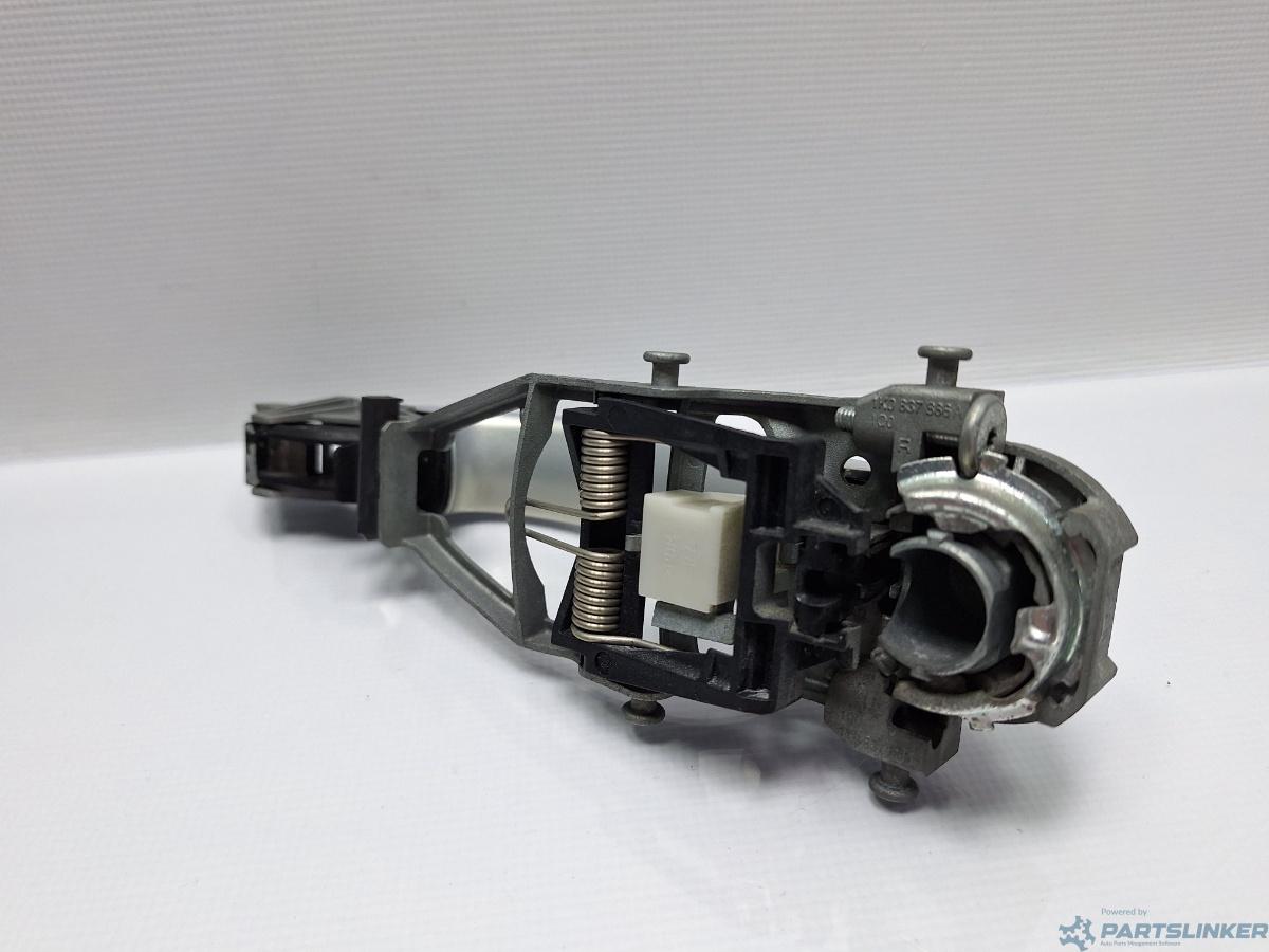 Maner exterior usa dreapta VOLKSWAGEN GOLF VAN VI Variant (AJ5) [ 2009 - 2014 ] 1.6 TDi BlueMotion (CAYC) 77KW|105HP OEM 1K0837866A