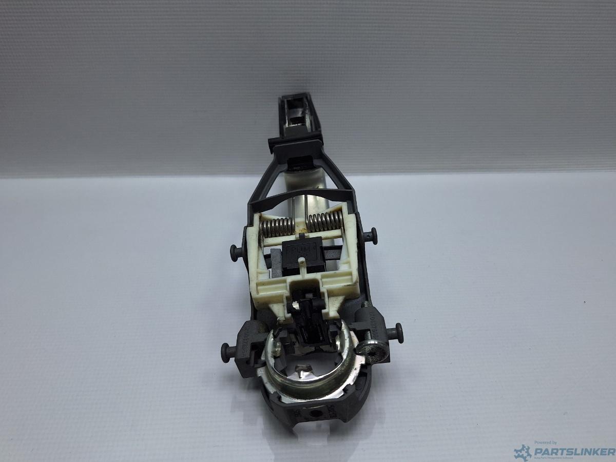 Maner exterior usa dreapta VOLKSWAGEN GOLF VAN VI Variant (AJ5) [ 2009 - 2014 ] 1.6 TDi BlueMotion (CAYC) 77KW|105HP OEM 1K0837886A