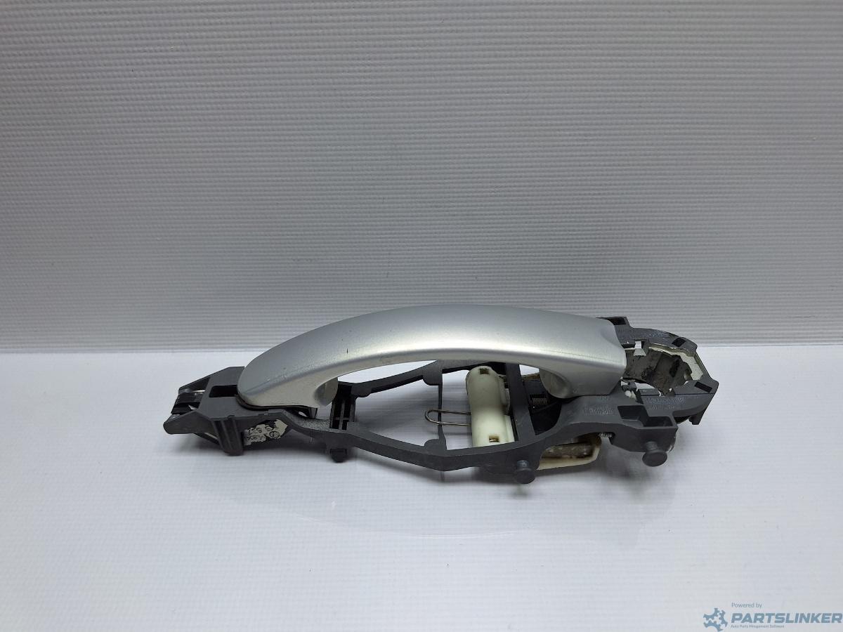 Maner exterior usa dreapta VOLKSWAGEN GOLF VAN VI Variant (AJ5) [ 2009 - 2014 ] 1.6 TDi BlueMotion (CAYC) 77KW|105HP OEM 1K0837886A