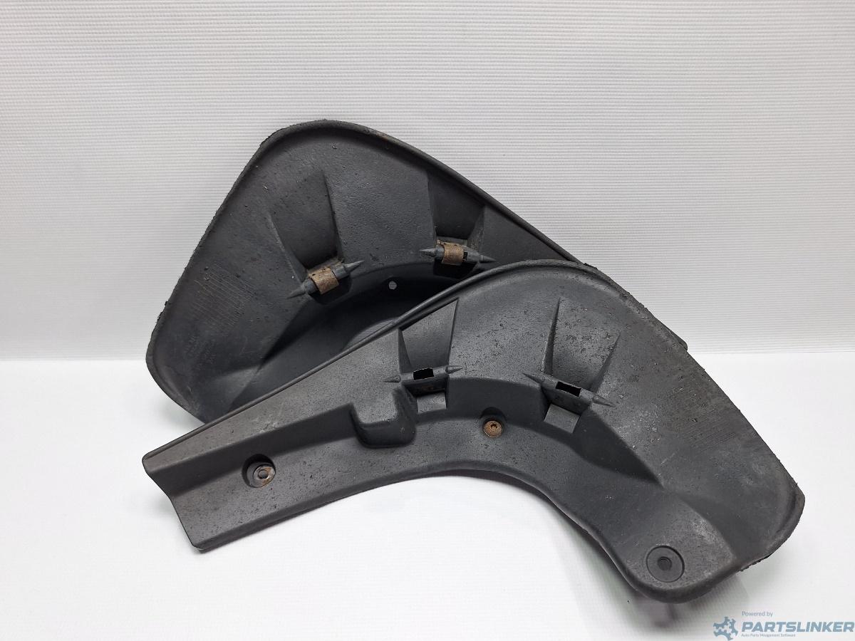 Aparatori noroi spate VOLKSWAGEN GOLF VAN VI Variant (AJ5) [ 2009 - 2014 ] 1.6 TDi BlueMotion (CAYC) 77KW|105HP OEM 1K9075101