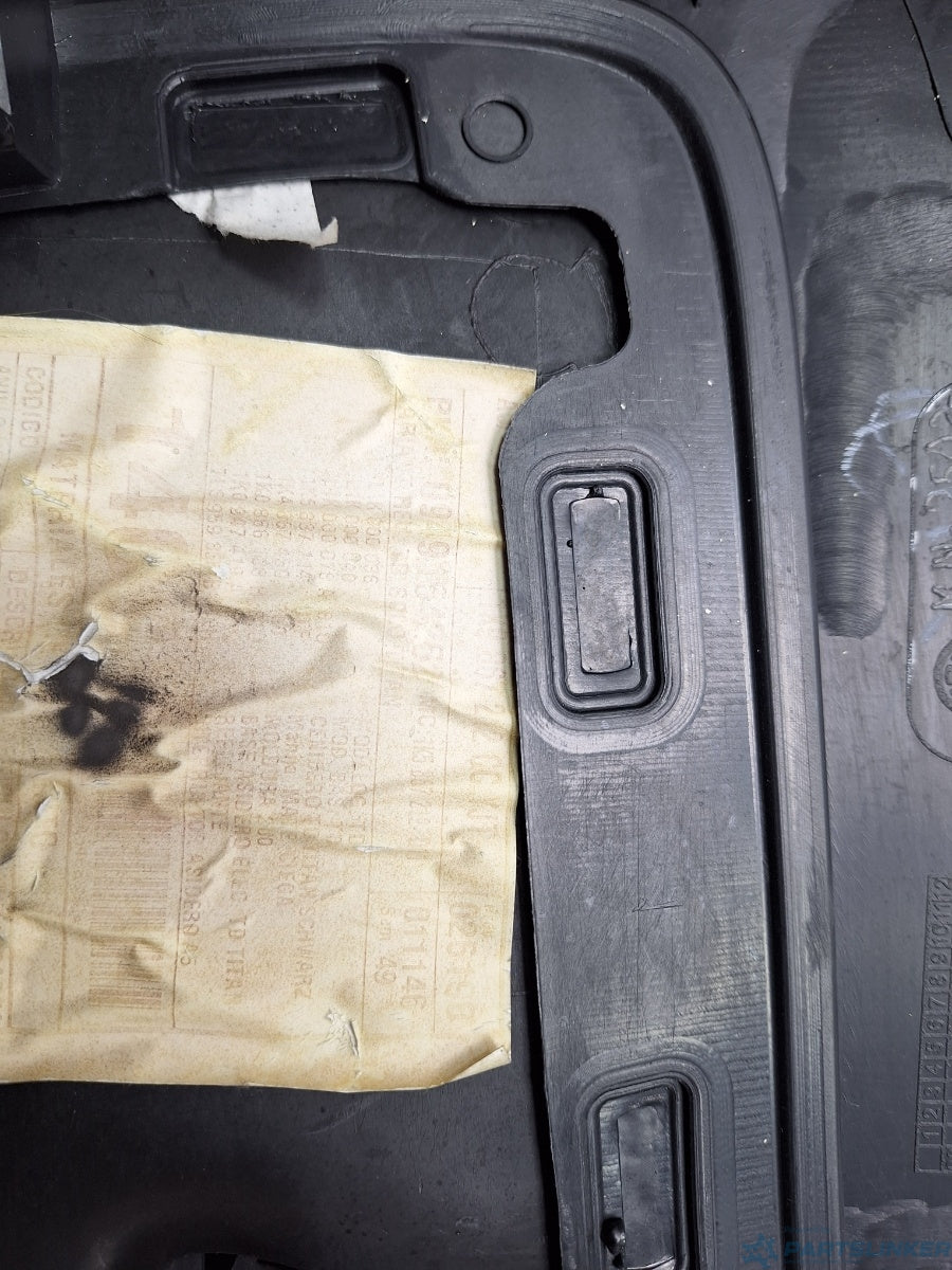 Panou usa dreapta spate VOLKSWAGEN GOLF VAN VI Variant (AJ5) [ 2009 - 2014 ] 1.6 TDi BlueMotion (CAYC) 77KW|105HP 1K9867212CC