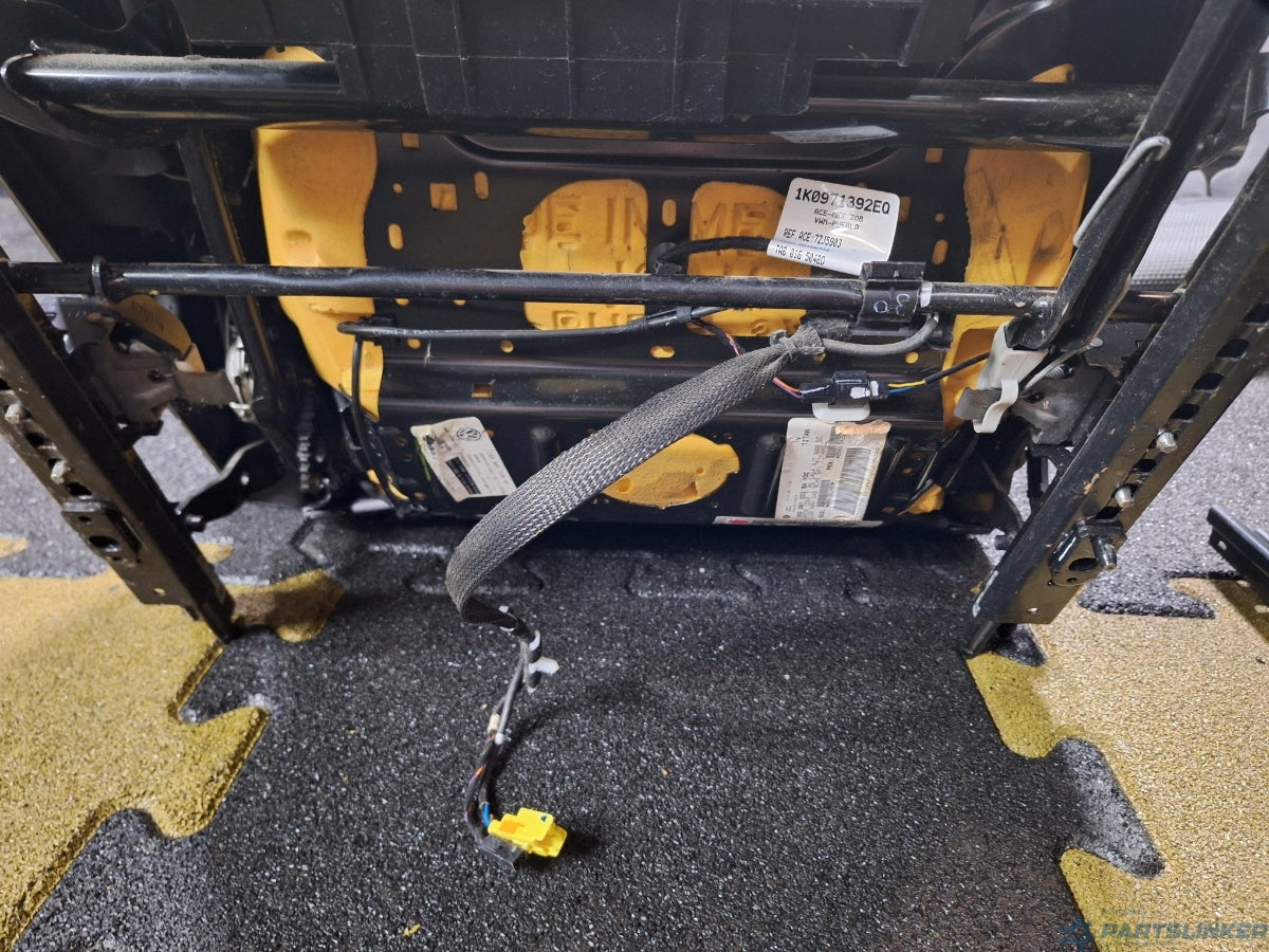 Interior complet VOLKSWAGEN GOLF VAN VI Variant (AJ5) [ 2009 - 2014 ] 1.6 TDi BlueMotion (CAYC) 77KW|105HP 1K0971392EQ