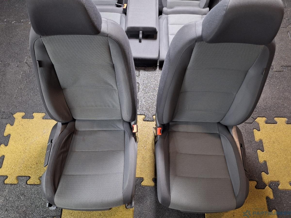 Interior complet VOLKSWAGEN GOLF VAN VI Variant (AJ5) [ 2009 - 2014 ] 1.6 TDi BlueMotion (CAYC) 77KW|105HP OEM 1K0971392EQ