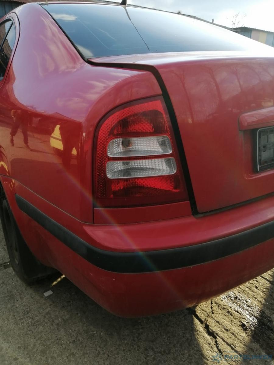 Haion cu luneta rosu LF3K SKODA OCTAVIA (1U2) [ 1996 - 2010 ]