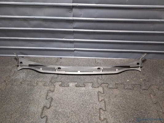 Grila stergatoare VOLKSWAGEN CADDY III Estate (2KB, 2KJ, 2CB, 2CJ) [ 2004 - 2015 ] TDI (BJB, BLS) 77KW|105HP OEM 2K0819403