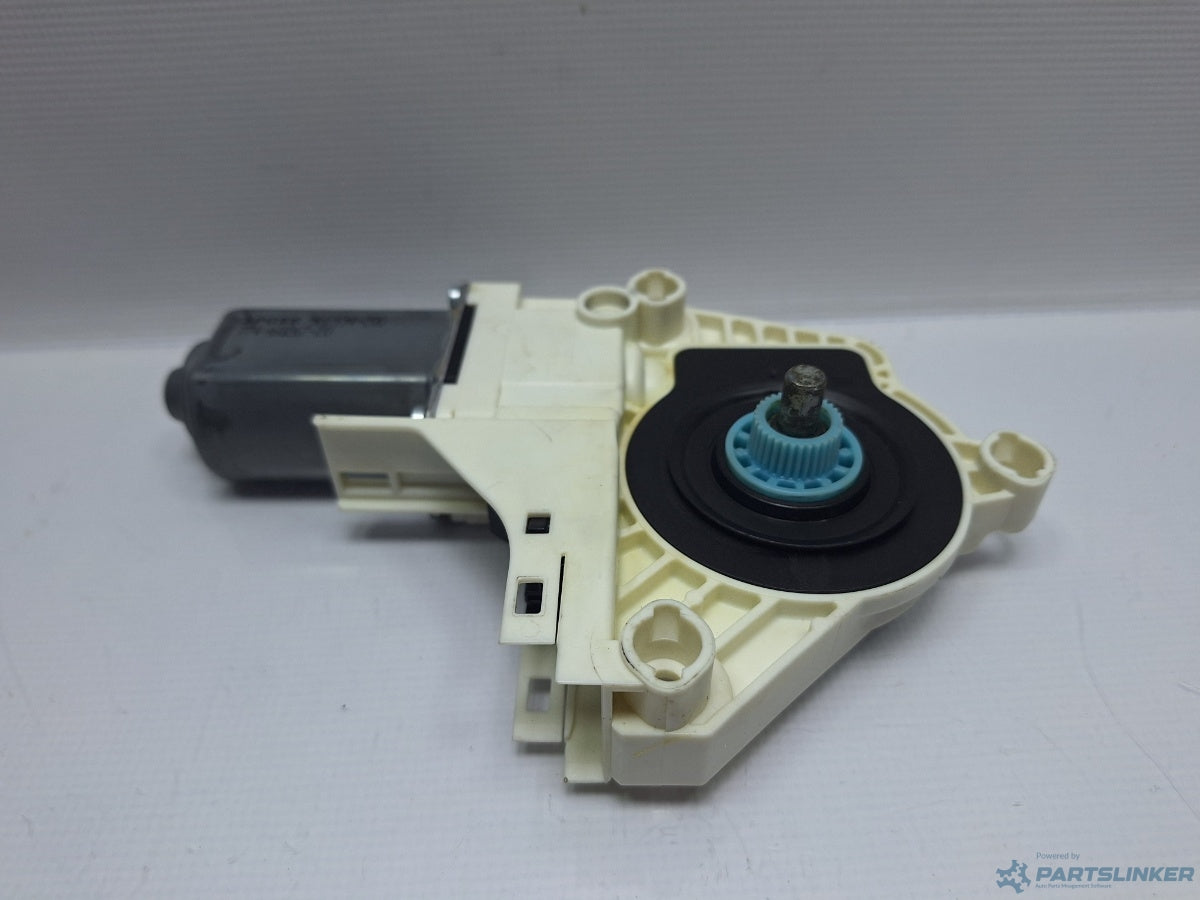 Motoras macara geam dreapta fata AUDI A6/S6 III Saloon (4F2, C6) [ 2004 - 2011 ] TDI (CAHA) 125KW|170HP 8K0959802A